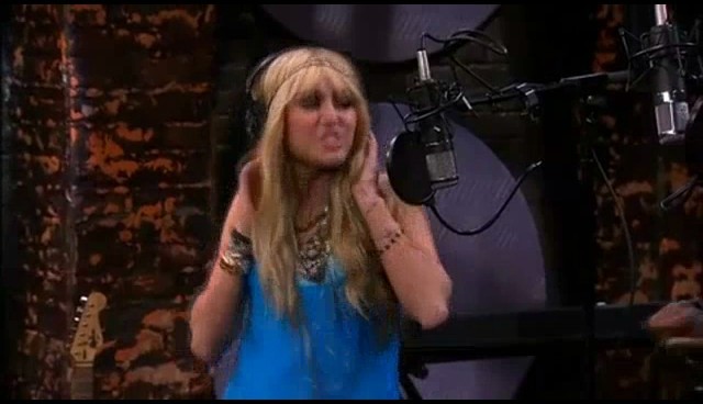  - x Hannah Montana ft Iyaz - Gonna Get This - Screen captures 2010