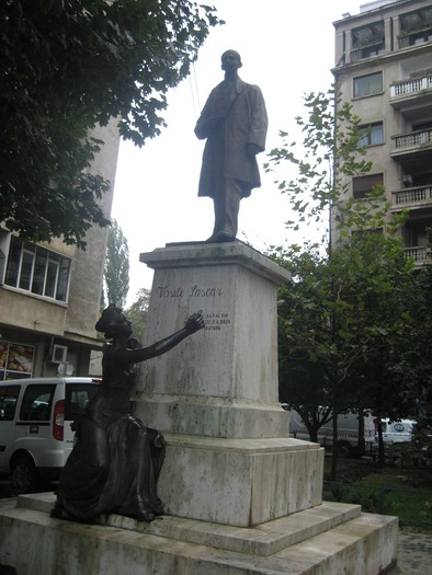 statuia lui Vasile Lascar - bucuresti 2 muz Zambacian  schitul Darvari muzeul  Palady