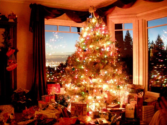 christmas_tree_by_beckawalley[1]