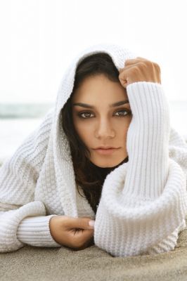 Vanessa (25) - Vanessa Hudgens