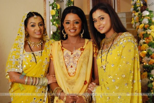 ragini-with-sadhna-and-malti - Sadhna si Ragini