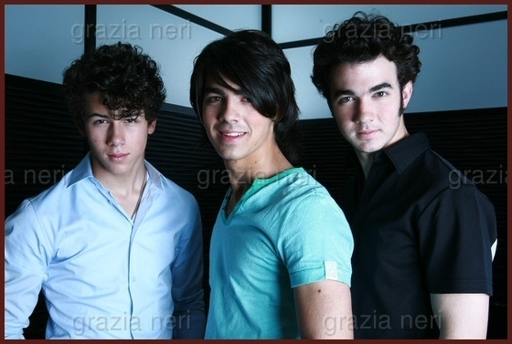 Jonas Brothers (15) - Jonas Brothers