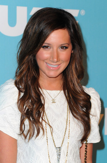 Ashley Tisdale Hollywood Foreign Press Association t_MkRu80Hrjl