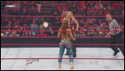 2076780_image055 - 6 divas battle royal Beth Phoenix vs Mickie James