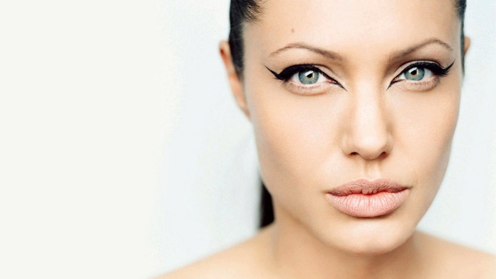 angelina-jolie-eye-makeup-1920x1080