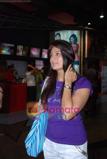 normal_Sonia Kapoor at Death Race premiere in Fame on 19th November 2008(4)