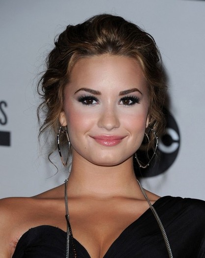 Demi+Lovato+2010+American+Music+Awards+Nominations+4XsXbrISU6Ll