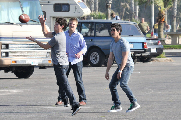 Jonas+Brothers+play+game+football+Santa+Monica+JrHn3V44ThAl