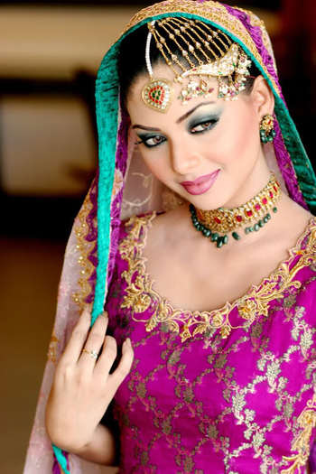 Pakistani-Dulhan-in-Make-upJewelry-12 - Podoabe indiene2