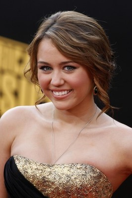 miley-cyrus-195968l-poza - miley cyrus