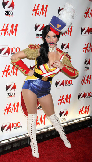 Katy+Perry+Z100+Jingle+Ball+2010+Presented+879-8nETUXLl