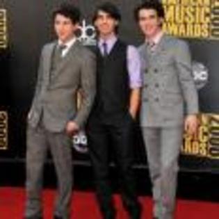 Kevin_Jonas_1264337860_2 - Jonas Brother