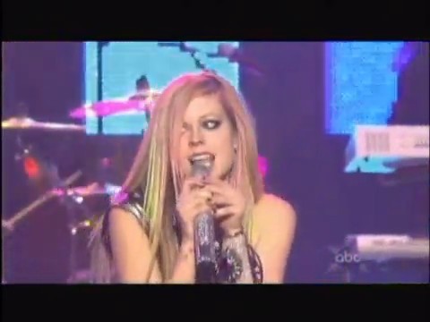 bscap0235 - Avril Lavigne live What the hell at Dick Clarks New Year