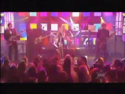 bscap0369 - Avril Lavigne live What the hell at Dick Clarks New Year