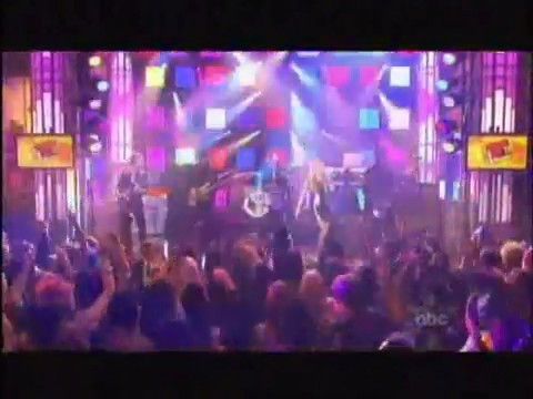 bscap0488 - Avril Lavigne live What the hell at Dick Clarks New Year