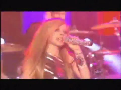 bscap0587 - Avril Lavigne live What the hell at Dick Clarks New Year