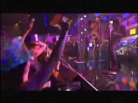 bscap0592 - Avril Lavigne live What the hell at Dick Clarks New Year