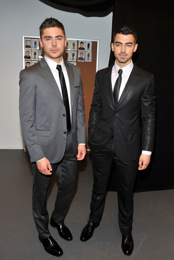 Joe+Jonas+Calvin+Klein+Men+Collection+Backstage+qsSE9oUDaaTl