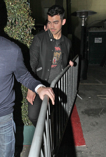 Joe+Jonas+Celebrities+Night+Out+Hollywood+LgXsxtTWBUMl