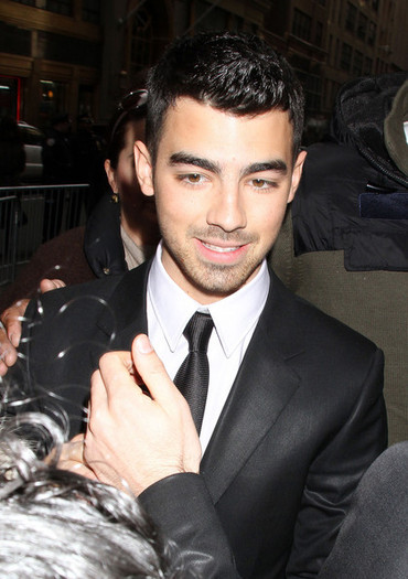 Joe+Jonas+Joe+Jonas+Arriving+Calvin+Klein+qENZKQNFb7sl