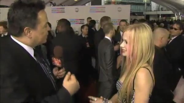 bscap0032 - Avril Lavigne Interview Red Carpet - American Music Awards - Captures by me