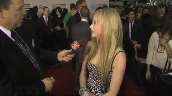 bscap0150 - Avril Lavigne Interview Red Carpet - American Music Awards - Captures by me