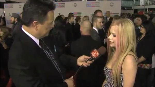 bscap0238 - Avril Lavigne Interview Red Carpet - American Music Awards - Captures by me