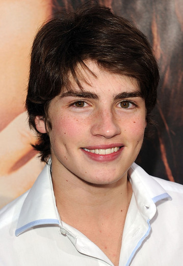 gregg-sulkin-691749l