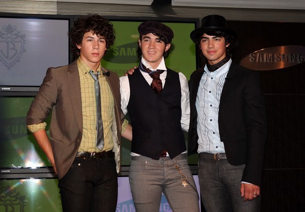 Jonas+Brothers+Disney+Hollywood+Records+Reveal+0kR8v7mO4kVl