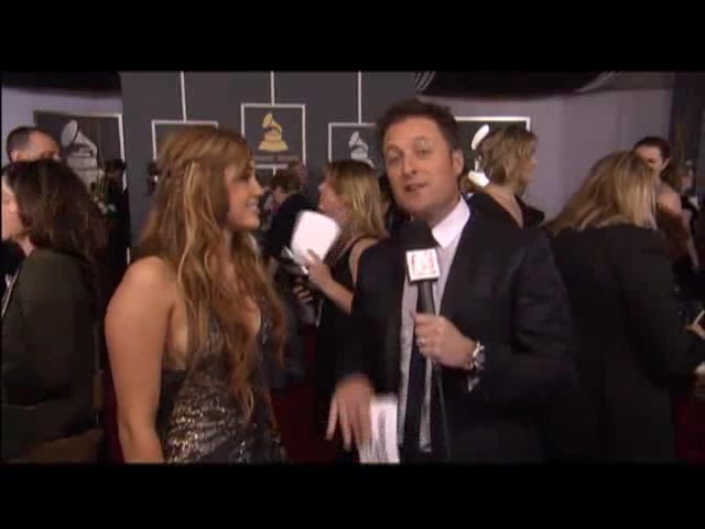 Grammys 2011- Miley Cyrus 044 - 0-0Grammys 2011