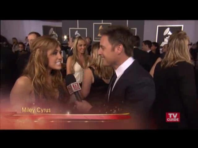 Grammys 2011- Miley Cyrus 074 - 0-0Grammys 2011