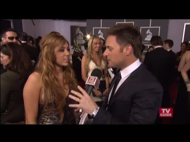 Grammys 2011- Miley Cyrus 085