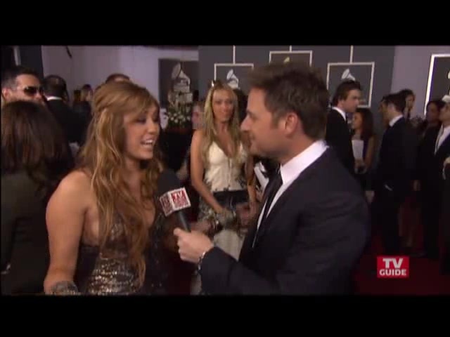 Grammys 2011- Miley Cyrus 094