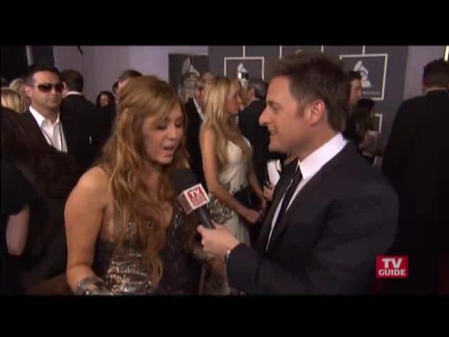 Grammys 2011- Miley Cyrus 168