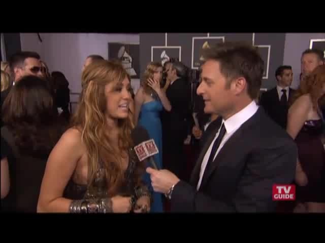 Grammys 2011- Miley Cyrus 191