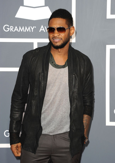 Usher+53rd+Annual+GRAMMY+Awards+Arrivals+ujIrcw9wlGhl