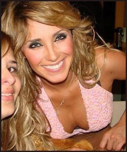 513804867_FFQHFIJJOIDAFBH - 00 Anahi 002