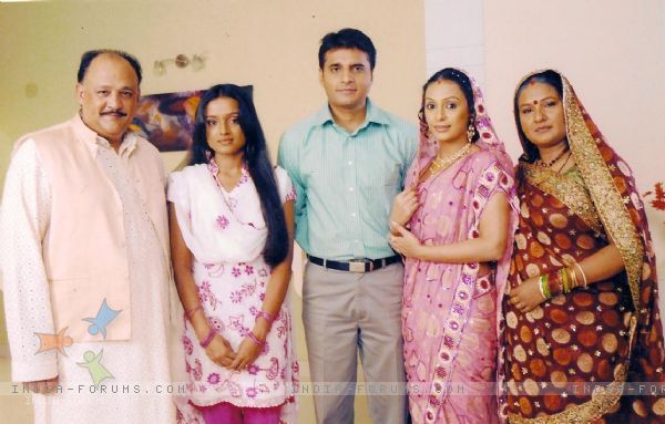 33344-sharma-family-image