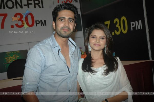 120658-rubina-dilak-and-avinash-sachdev-at-media-meet-of-zee-tv-choti - Avina