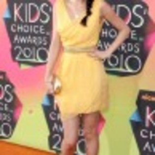 selena-gomez-kids-choice-2010-6-97x97