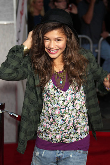 Zendaya+Coleman+Again+Los+Angeles+Premiere+iuvRsX7Z9D9l