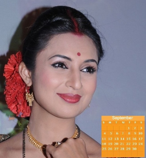 65156-divyanka-tripathi-as-rashmi-sharma-in-mrs-and-mr-sharma-allahaba