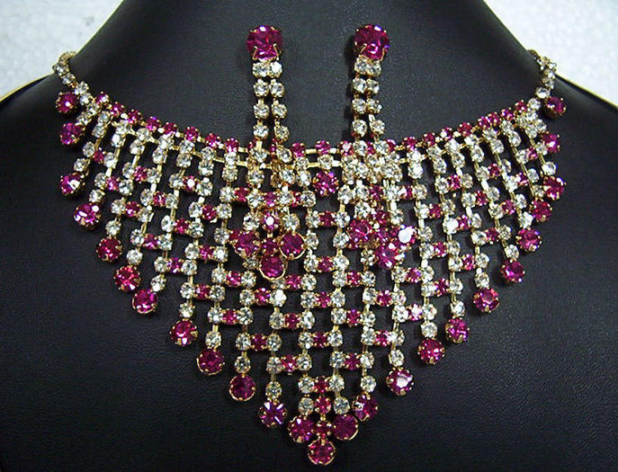indian-bridal-wear-indian-heavy-jewelry-in-multi-color-1