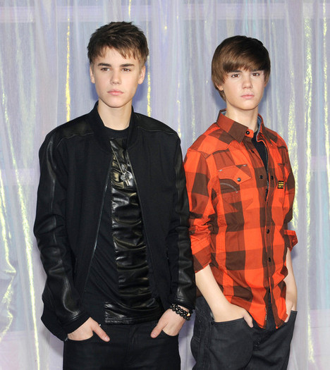 Justin+Bieber+Justin+Bieber+Madame+Tussauds+XWMUd7IMkNpl