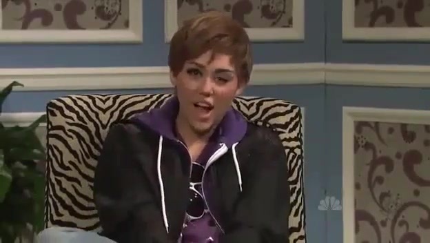 Miley Cyrus  as Justin Bieber  SNL 0684 - 0-0 Miley Cyrus as Justin Bieber  SNL