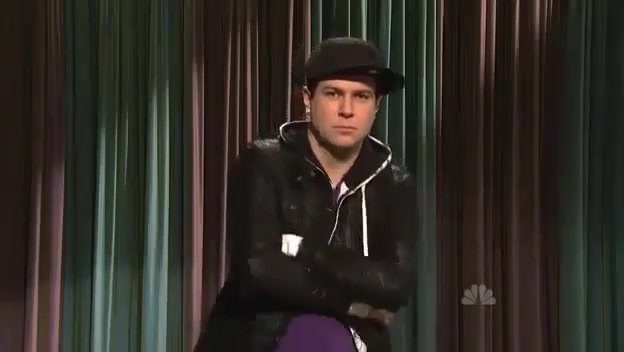 Miley Cyrus  as Justin Bieber  SNL 0761 - 0-0 Miley Cyrus as Justin Bieber  SNL