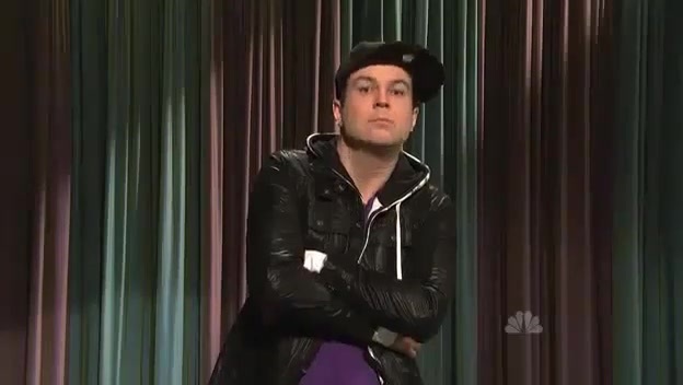 Miley Cyrus  as Justin Bieber  SNL 0786 - 0-0 Miley Cyrus as Justin Bieber  SNL