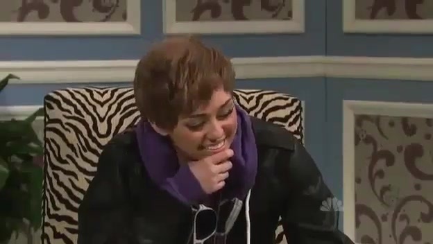 Miley Cyrus  as Justin Bieber  SNL 1068 - 0-0 Miley Cyrus as Justin Bieber  SNL