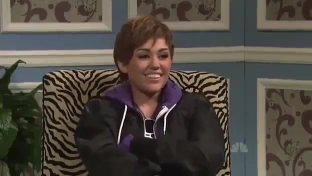 Miley Cyrus  as Justin Bieber  SNL 0799