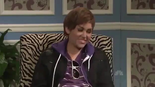 Miley Cyrus  as Justin Bieber  SNL 0832